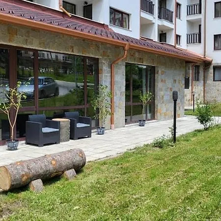 Gardens דירה